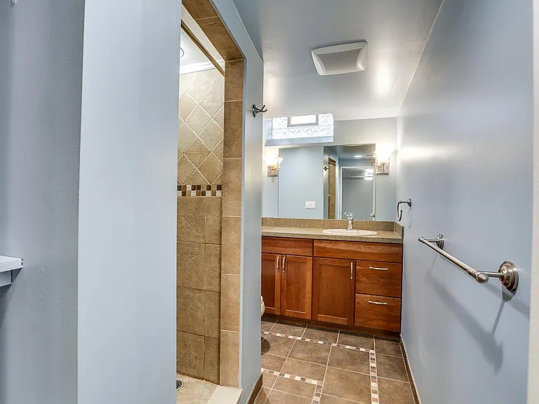 22826 Frederick Ave — Photo 15