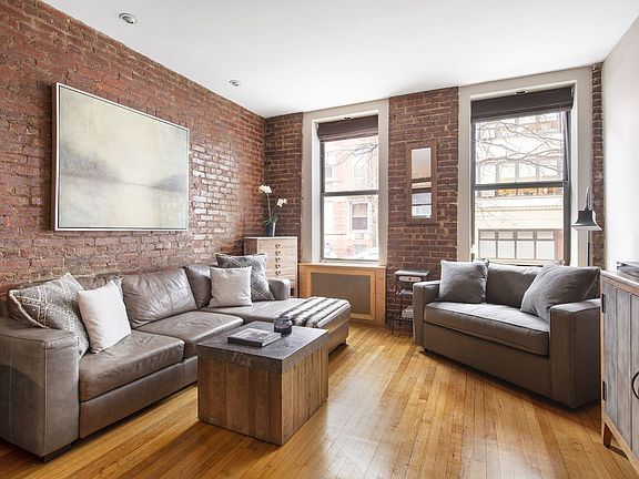 2nd image of 10 W 93rd St APT 1B