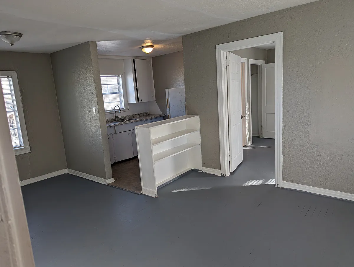 Building Photo - 5902 Downing St #A