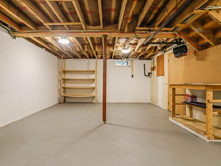 108 South St — Photo 41