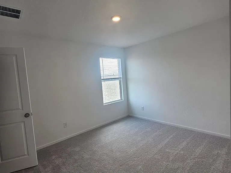 100 Silent Sky Ln — Photo 6