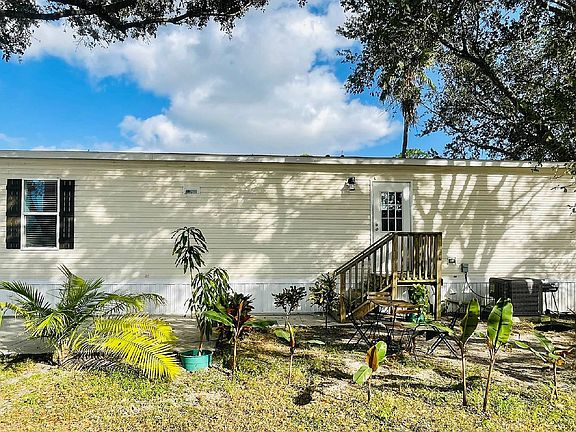 4th image of 2353 E Roble Dr #420
