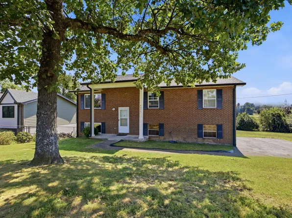 4200 Shady Oak Dr, Ooltewah, TN 37363