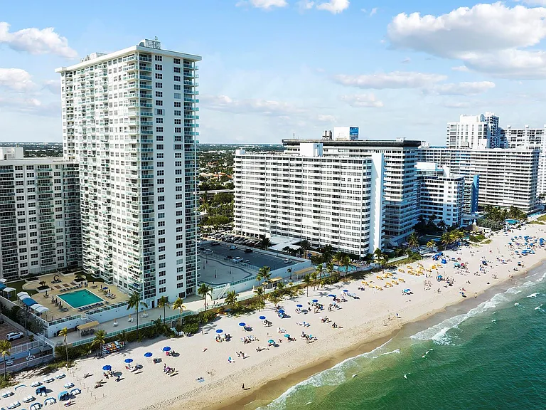 3900 Galt Ocean Dr #309 — Photo 29