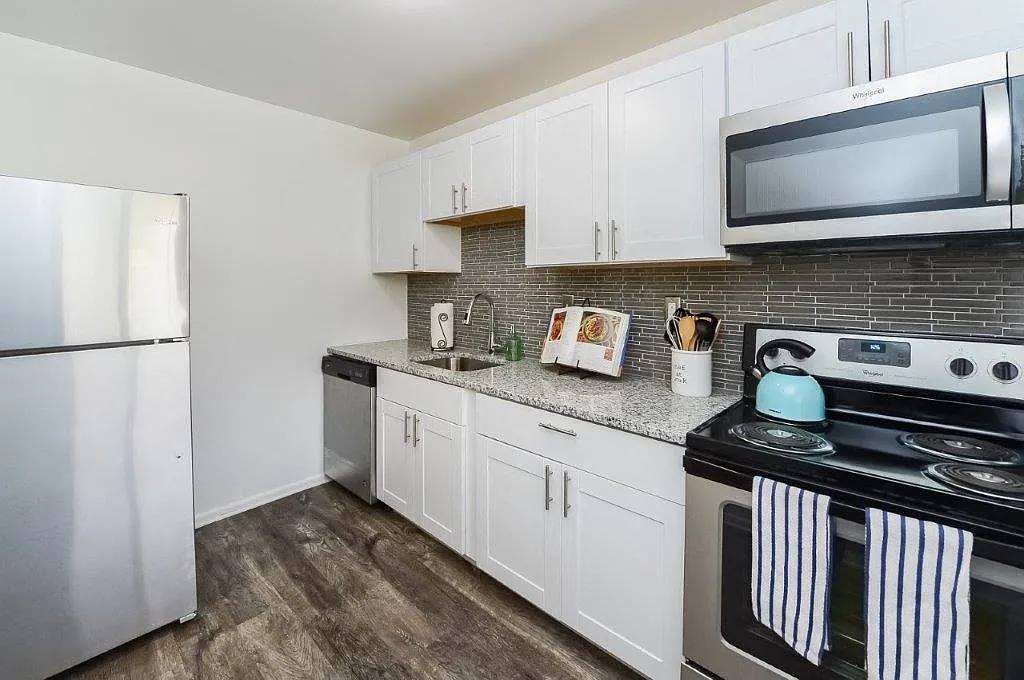 Marchwood Apartment Homes — Photo 4
