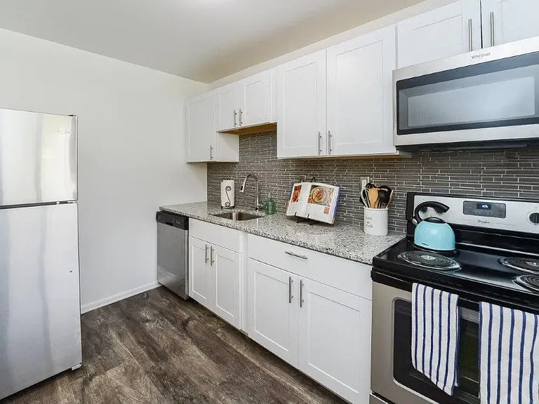 Marchwood Apartment Homes — Photo 4