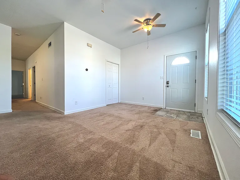 2116A N Holton St #LOWER — Photo 3
