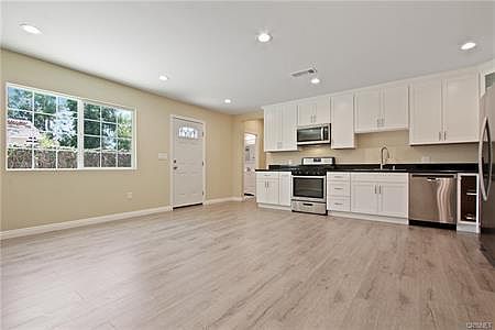 4th image of 6943 Forbes Ave