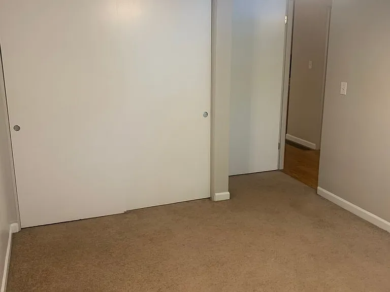 518 Hillsboro Ave — Photo 5