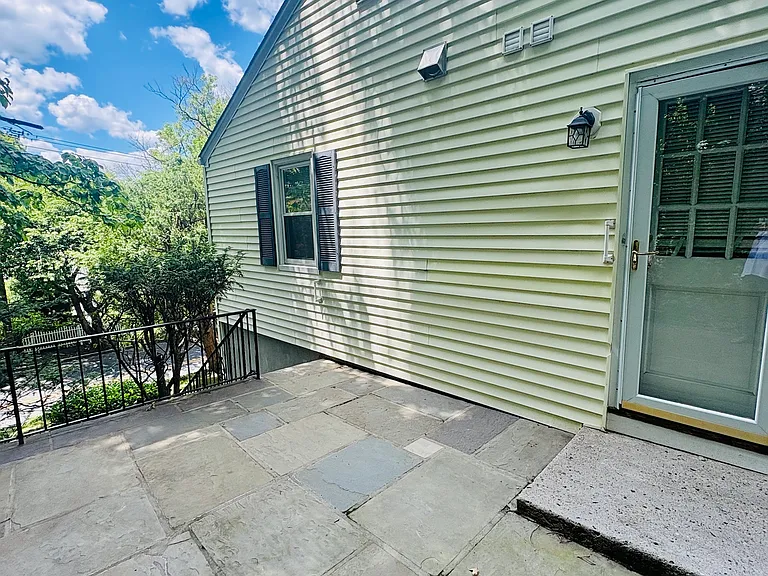 9 Pemberwick Rd — Photo 25