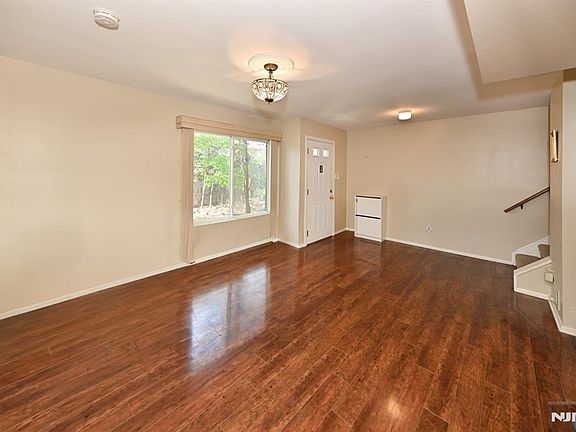 3rd image of 101 River Rd APT B3