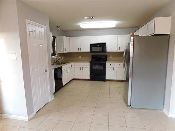 5th image of 23877 S Park Ln