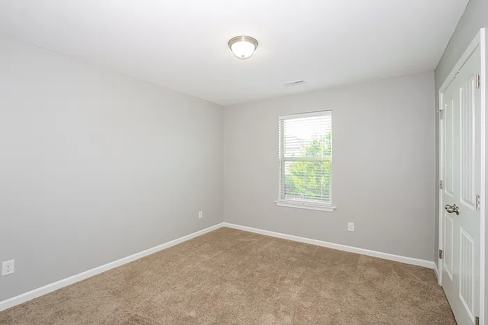262 Claudia Dr — Photo 9