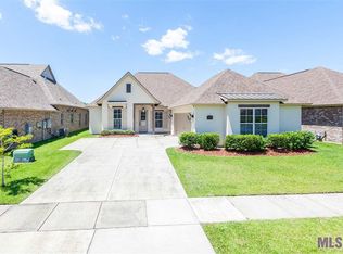 3251 Meadow Grove Ave, Zachary, LA 70791