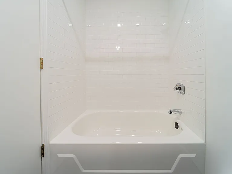 Brentwood House — Photo 34