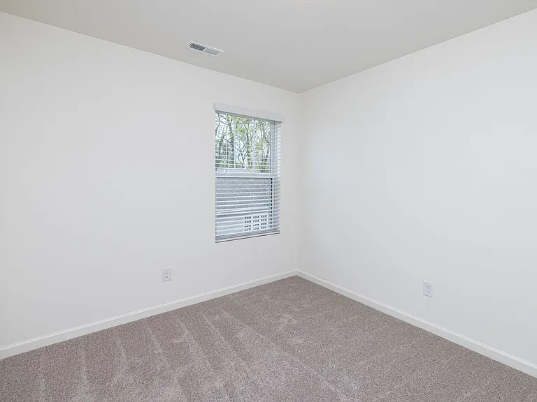 465 Kinnerton Pl — Photo 19