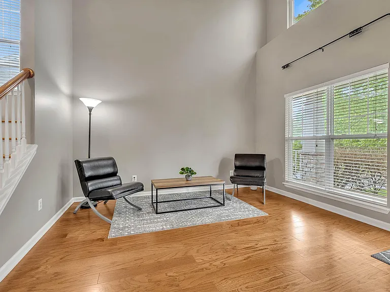 407 Normandy Cir — Photo 11