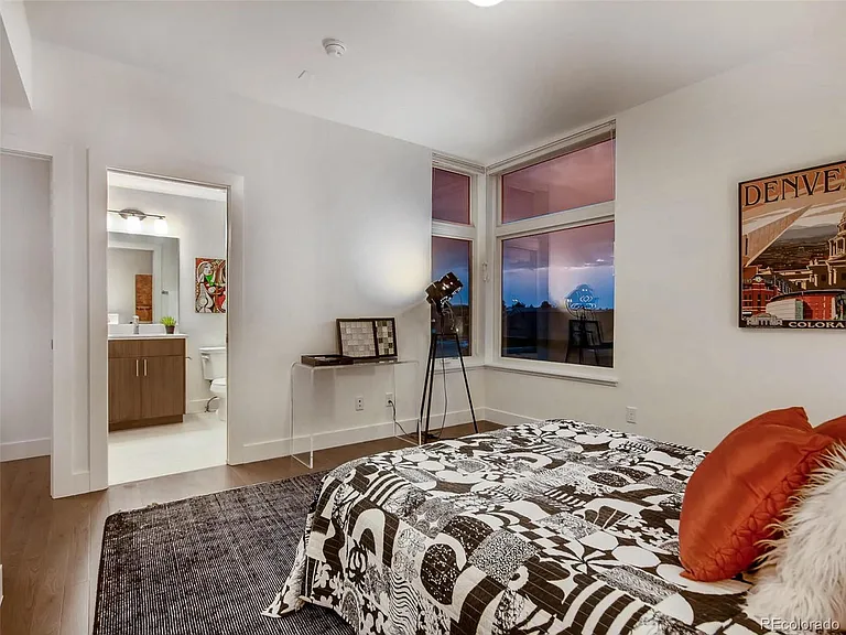 6739 E Lowry Blvd — Photo 18