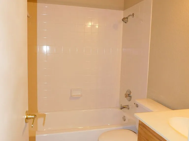 1811 Maple Ave — Photo 11