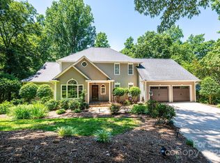 841 16th Avenue Ln NW, Hickory, NC 28601