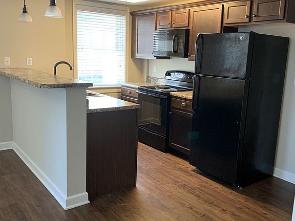 2nd image of 1001 University Ave #406