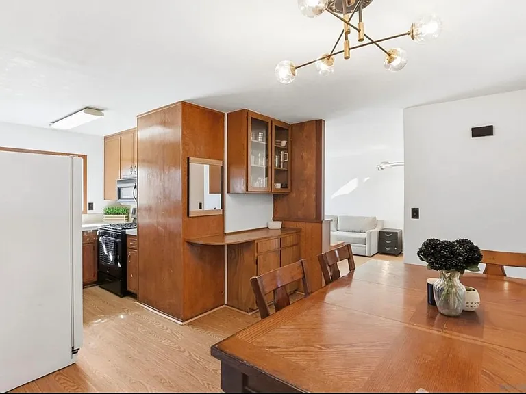 1830 Thelborn Way — Photo 7