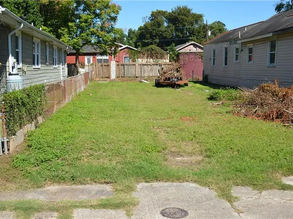 2735 Jonquil St, New Orleans, LA 70122