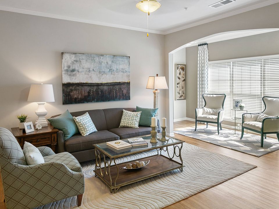 Spacious Living Room
