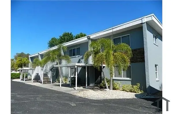 Building Photo - 1825 Oak Ln #2