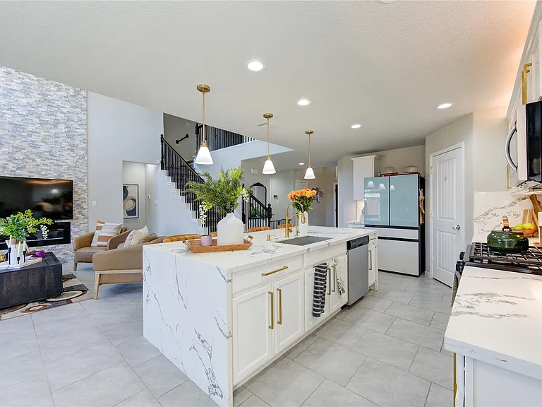 3306 Sumac Dr — Photo 9