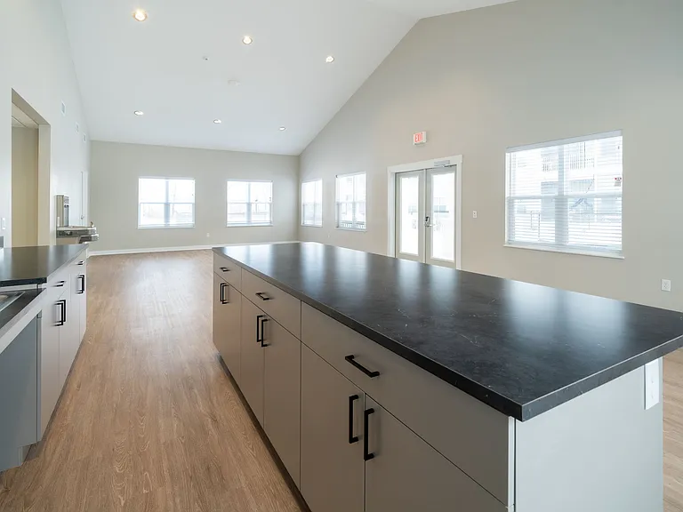 9-web-or-mls-2111-heyboer-dr_12092024