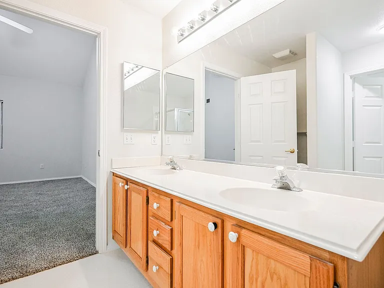 2925 Wigwam Pkwy #124 — Photo 39