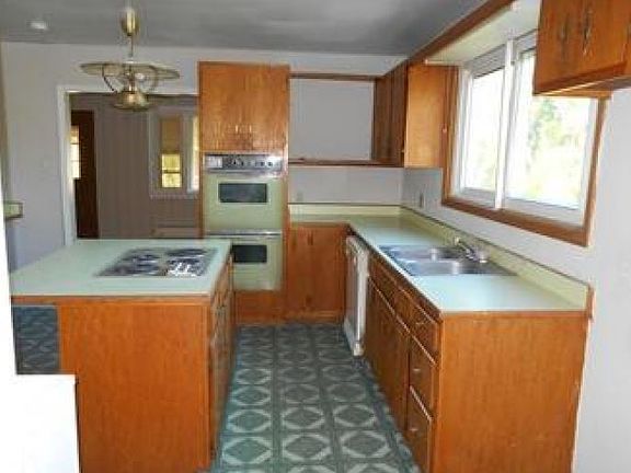 5th image of 311 Water St