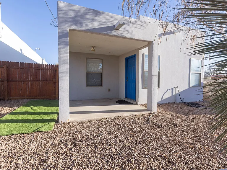 1635 Spruce Ave — Photo 35