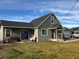 720 N Tieton Rd, Tieton, WA 98947