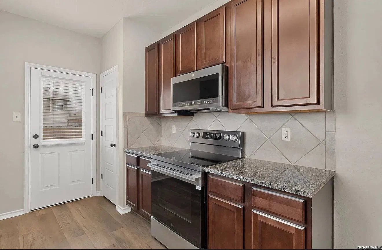 10423 Green Pr — Photo 4