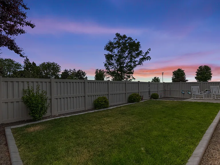 696 Alpine Lake St — Photo 32