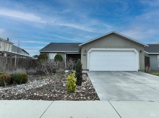 303 Middlepark Way, Caldwell, ID 83605