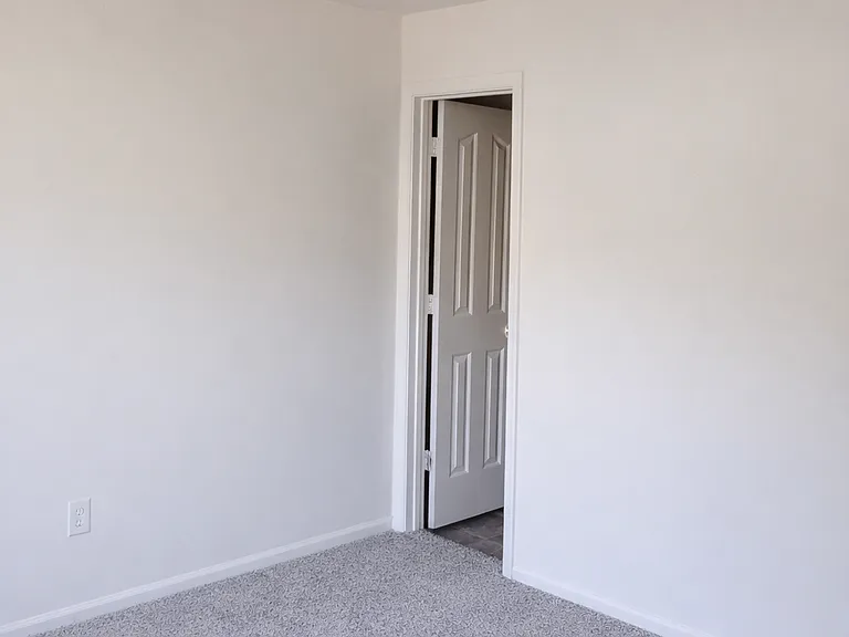 305 Civil Ct #F — Photo 15