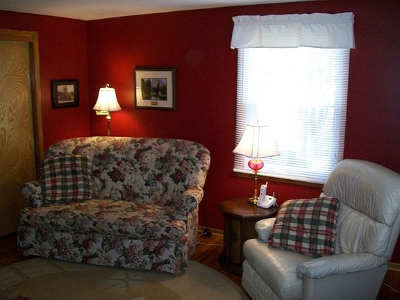 Den or 5th Bedroom (1st floor) 