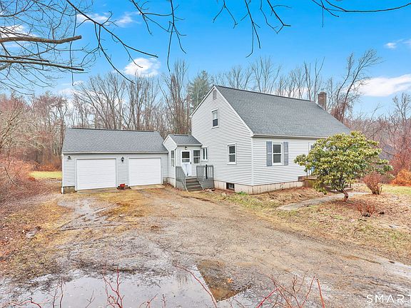 2nd image of 1091 Flanders Road