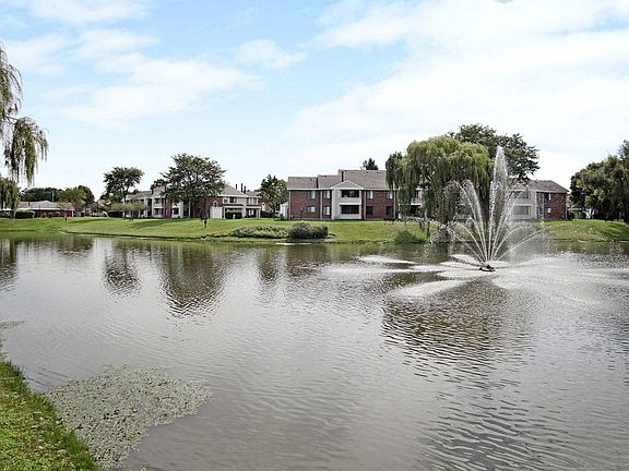 4th image of 1641 Westminster Dr APT 209