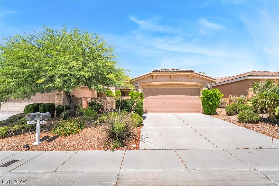 2 bed, 2.0 bath, 1370 sqft, $2,195 — Photo 3
