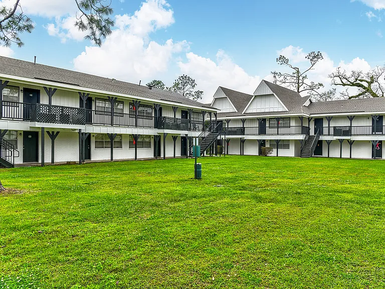 Canterbury House Apartments — Photo 21