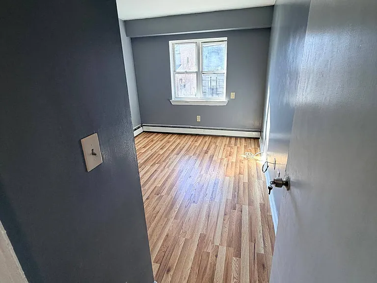392 Montauk Ave #2 — Photo 16