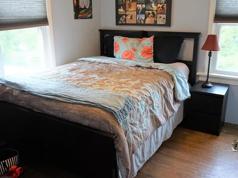 2nd bedroom queen size bedroom