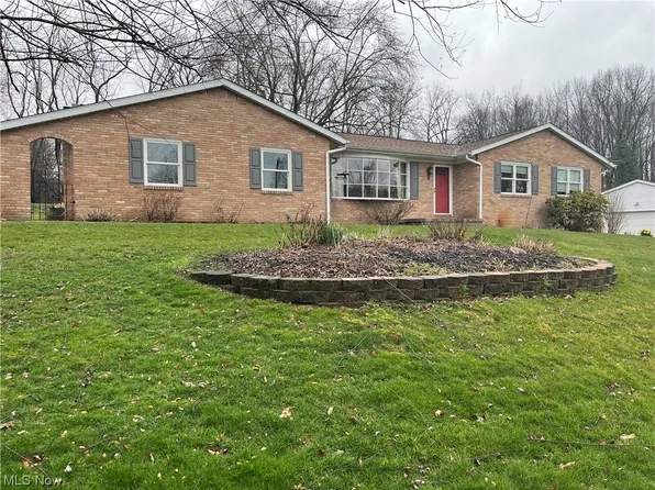 8697 Morningview Ave NW, Clinton, OH 44216