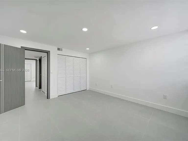 1083 W 38th St #23-8 — Photo 22