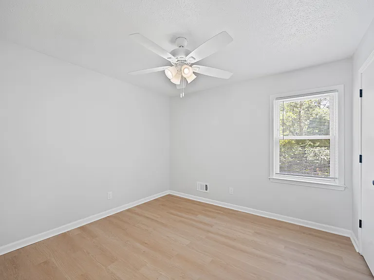11413 Deham Dr — Photo 16