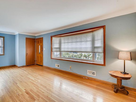 2nd image of 3808 Howard Ave N